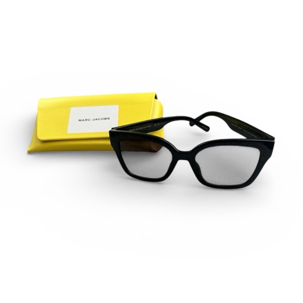 Marc Jacobs MARC 658/S sunglasses in black with polarized lenses